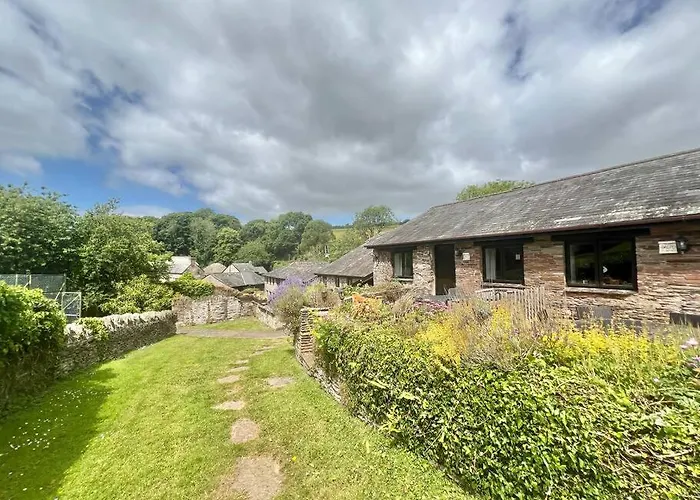 3 Bedroom Barn Conversion With Swimming Pool, Tennis Court And More!