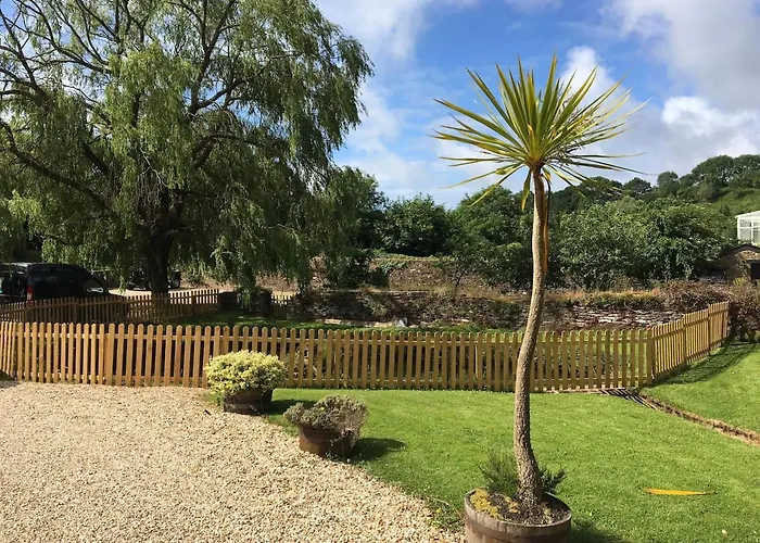 2 Bed Apartment With Shared Pool
