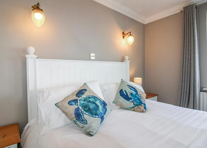 7 Thurlestone Rock