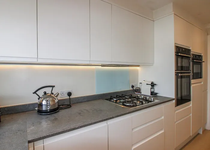 7 Thurlestone Rock